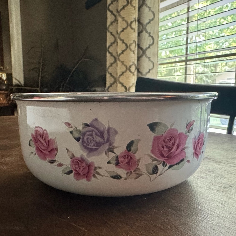 Vintage GMI Enamelware Metal Mixing Nesting Bowl Roses Flowers VTG